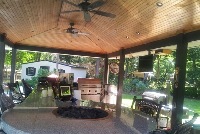 Outdoor Fireplaces/Firepits