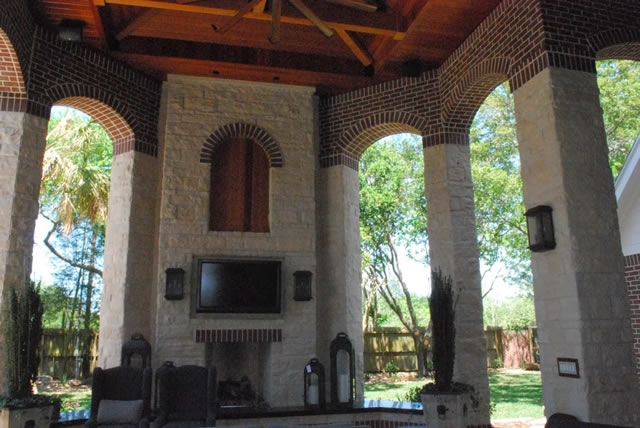 Outdoor Fireplaces/Firepits